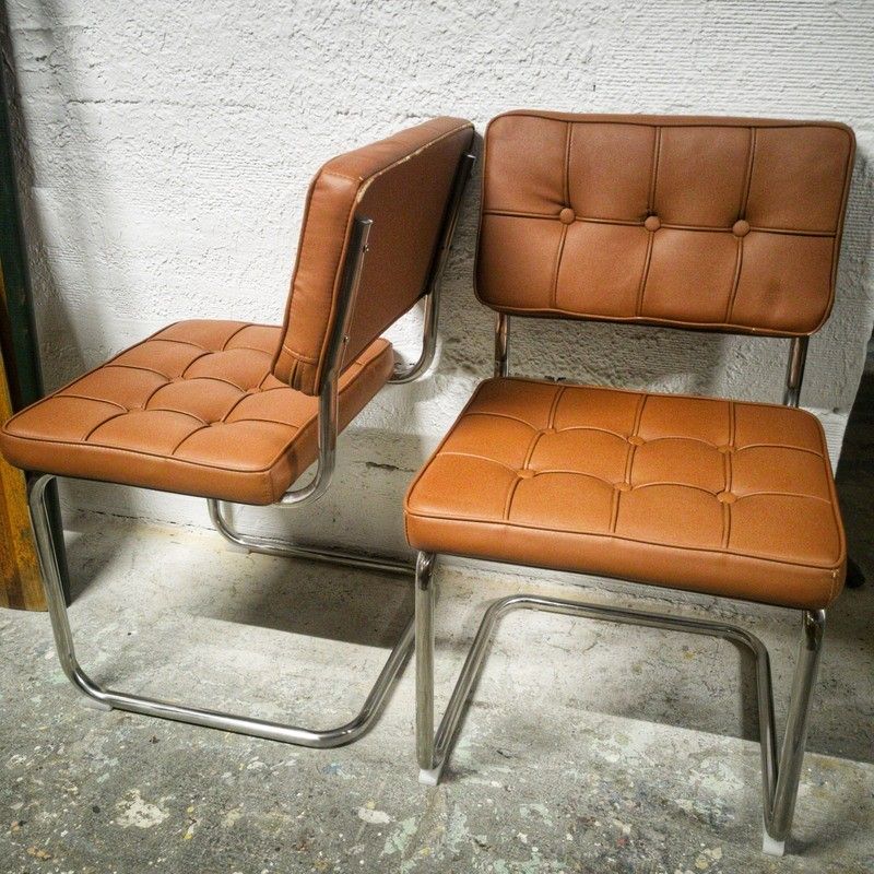 Paire De Chaises Cantilever Chrome Et Ska L Atelier Imparfait paire-de-chaises-cantilever-chrome-et-ska-l-atelier-imparfait