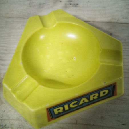 Cendrier Ricard Collector Rugby – Coupe Bernard Ricard – 19 X 12,5 Cm