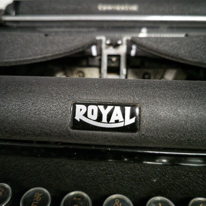 Machine à écrire Royal 200 - L'Atelier Imparfait