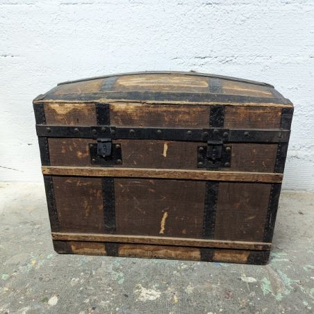 ancienne malle bombée avec PROVENANCE pour poupée : 35 x 24 x 28 cm en