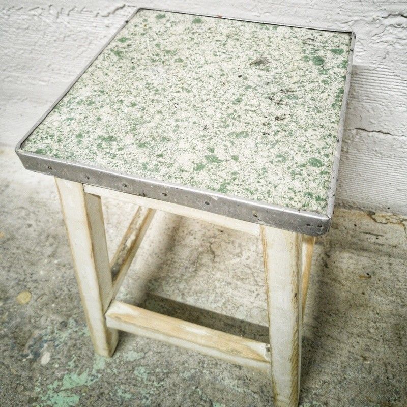Sauvetage d'un tabouret de peintre sans valeur - 10 Main Street