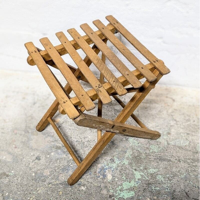 Tabouret Pliant En Bois Marron Brillant - Style Banquette WC - Occasion En Excellent état