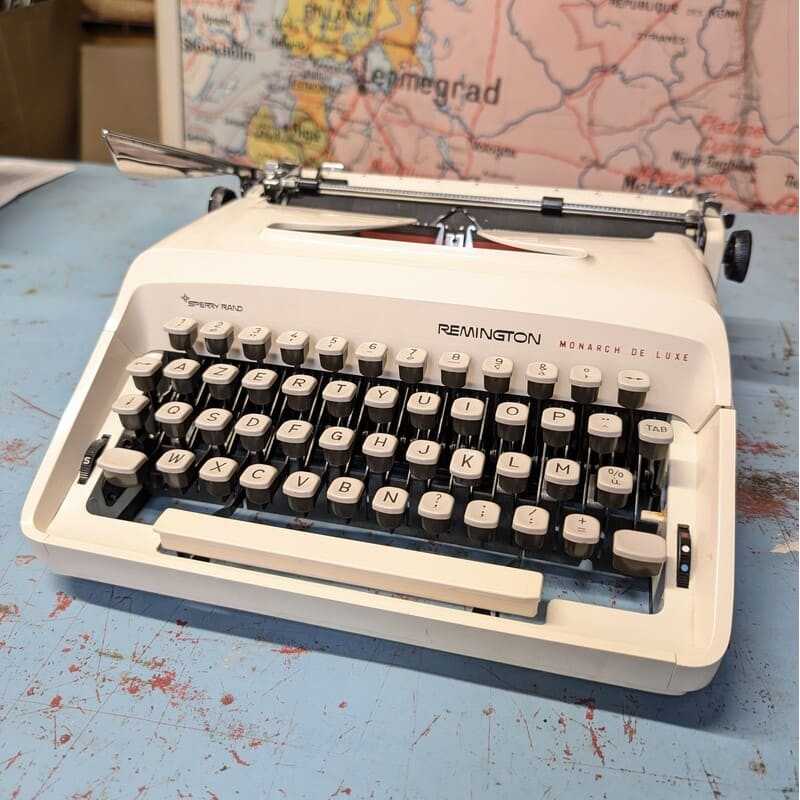 Machine à Écrire Remington Monarch Deluxe | L'Atelier Imparfait