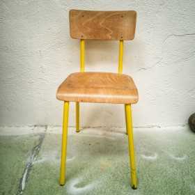 Chaise maternelle vintage