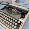 Machine à écrire Hermès Baby 1985 | L'Atelier Imparfait