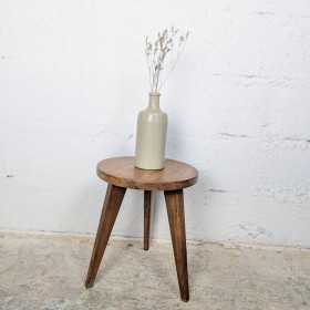 Tabouret tripode brutaliste
