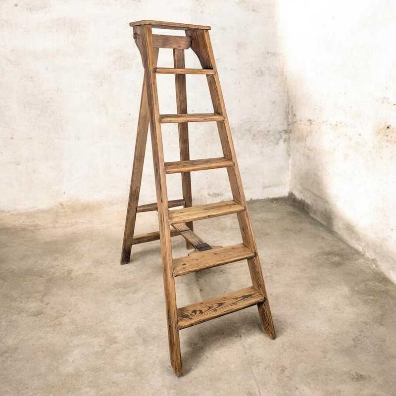 Escabeau Ancien en Bois | L'Atelier Imparfait
