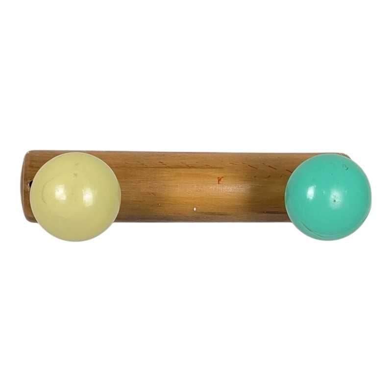 Porte-manteau mural vintage bois 2 boules colorées | L'Atelier Imparfait