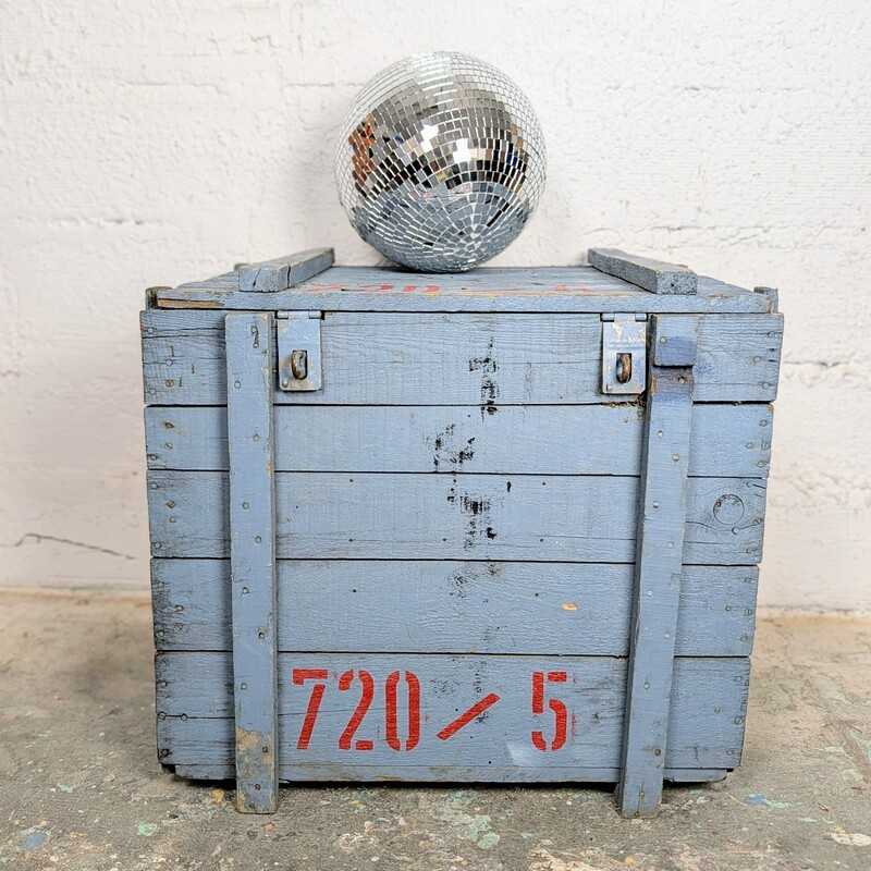 Caisse militaire bois bleu vintage industriel | l'Atelier Imparfait