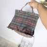 Chariot de course vintage tartan pliable | L'Atelier Imparfait Chariot de course vintage tartan pliable | L'Atelier Imparfait