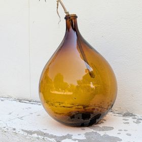 Dame-jeanne en verre ambré...