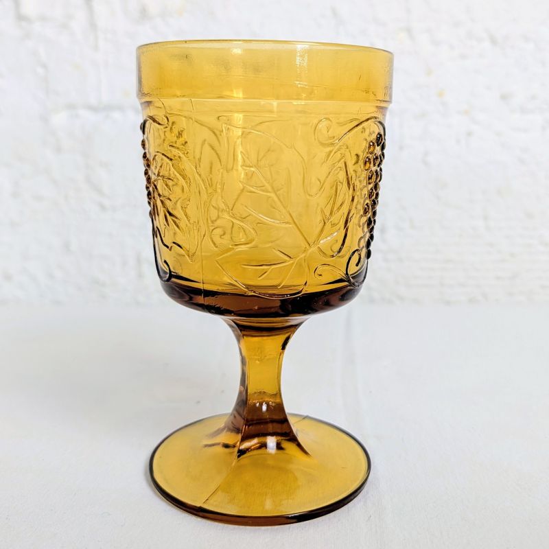 Verre à pied ambré motif raisins vintage 70'S | L'Atelier Imparfait