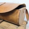 Ancienne sacoche de zingueur en cuir et bois | l'Atelier Imparfait Ancienne sacoche de zingueur en cuir et bois | l'Atelier Imparfait