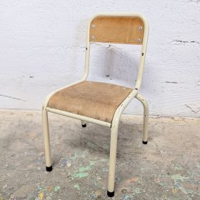 Chaise maternelle vintage