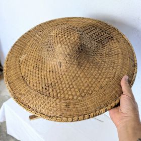 Chapeau conique en bambou...