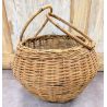 Panier boule vintage en rotin tressé avec anse | L'Atelier Imparfait Panier boule vintage en rotin tressé avec anse | L'Atelier Imparfait