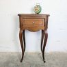 Table de chevet style Louis XV en bois massif | L'Atelier Imparfait Table de chevet style Louis XV en bois massif | L'Atelier Imparfait
