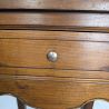 Table de chevet style Louis XV en bois massif | L'Atelier Imparfait Table de chevet style Louis XV en bois massif | L'Atelier Imparfait
