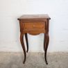 Table de chevet style Louis XV en bois massif | L'Atelier Imparfait Table de chevet style Louis XV en bois massif | L'Atelier Imparfait
