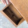 Table de chevet style Louis XV en bois massif | L'Atelier Imparfait Table de chevet style Louis XV en bois massif | L'Atelier Imparfait