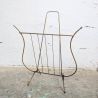 Porte-revues lyre en métal doré années 50 | L'Atelier Imparfait