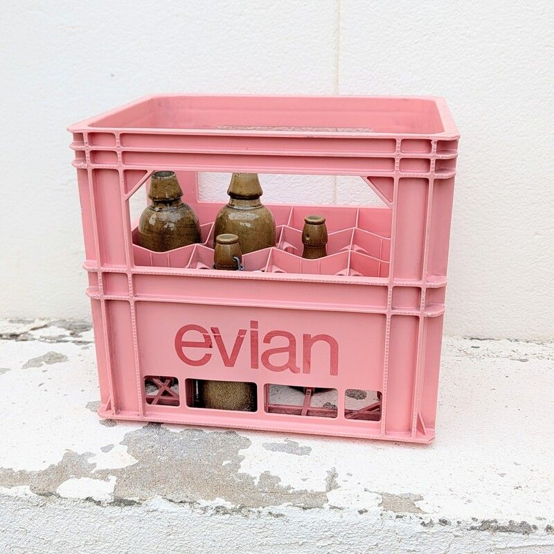 Casier Evian rose vintage | L'Atelier Imparfait