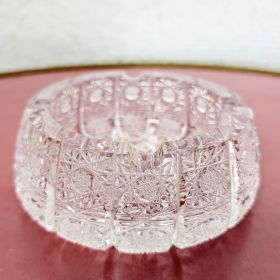 Cendrier en cristal taillé