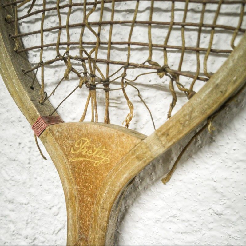 Raquette ancienne de tennis avec cadre en bois - Collection